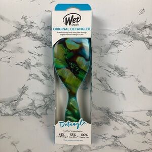 The Wet Brush Gemstone Detangler Abalone